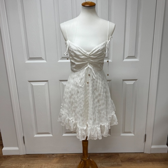 Selfie Leslie Dresses & Skirts - Selfie Leslie Ruffle Hem Babydoll Dress White - Size S - NEW With Tags.